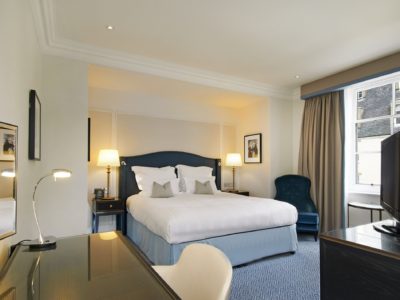 The Waldorf Hilton Hotel Room, Queen Guest Room