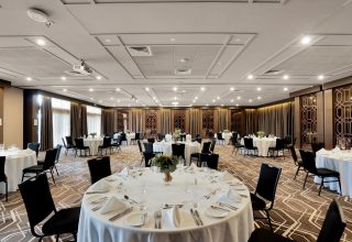 Founders Room – Round tables