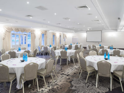 crowne plaza hawskbury