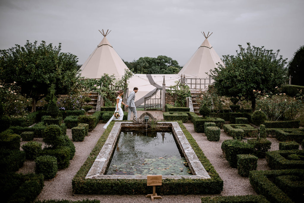 Bride And Groom At Pauntley Court