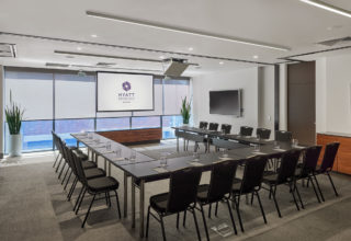 HRBRIS_ExecStudios_Ushape_ScreenDown_LowRes