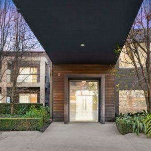 Hotel Entrance At Park Proxi Gibraltar Bowral