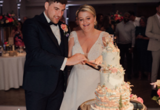 Birdal couple cake cutting