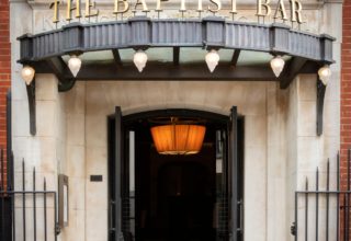 L’Oscar – The Baptist Side Entrance