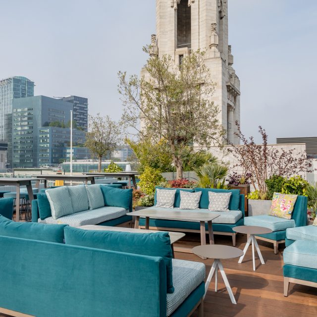 Rooftop vs. garden: 7 questions to help you choose your summer party venue