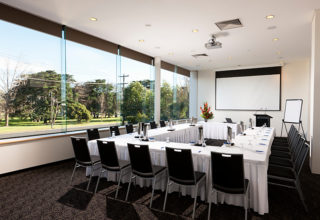 Pullman & Mercure Melbourne Albert Park – Park Room (1)