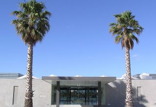 imgi_131_1280px-Albert_Park_-_Carousel_Events_Venue_Entrance