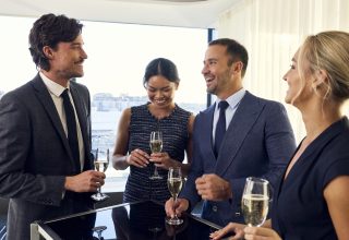 GLOBAL_P0236 Meeting Drinks Corporate Discussion