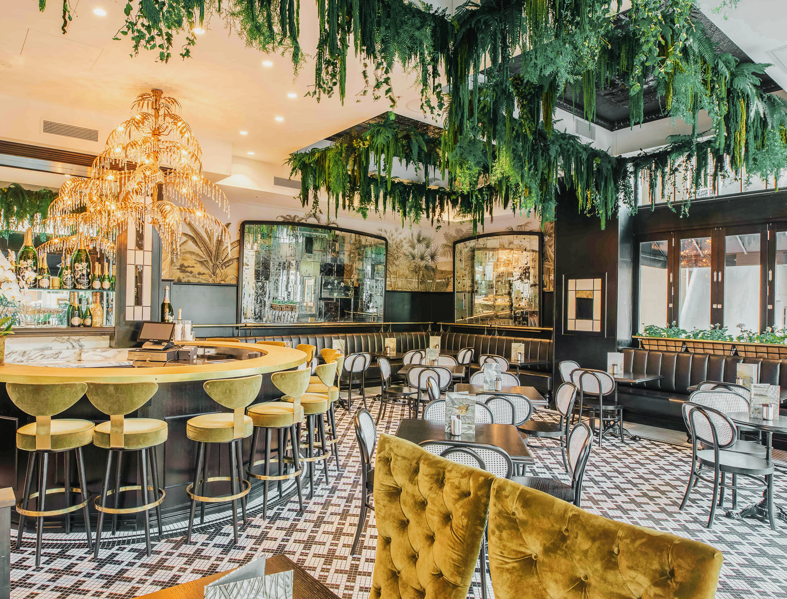 Corporate Events Without the Back-and-Forth: How to Reduce Email Overload