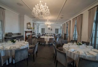 imgi_154_84ee4e21-438b-42e8-afc9-3b69a7f2156e_Main Dining Room – Banquet Tables