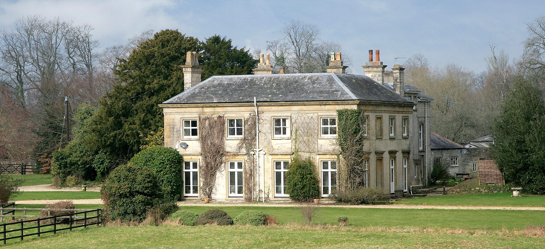 The Euro Summer Mandate: Is Your Venue ‘Corporate-Ready’ for the All-Weather Trend?